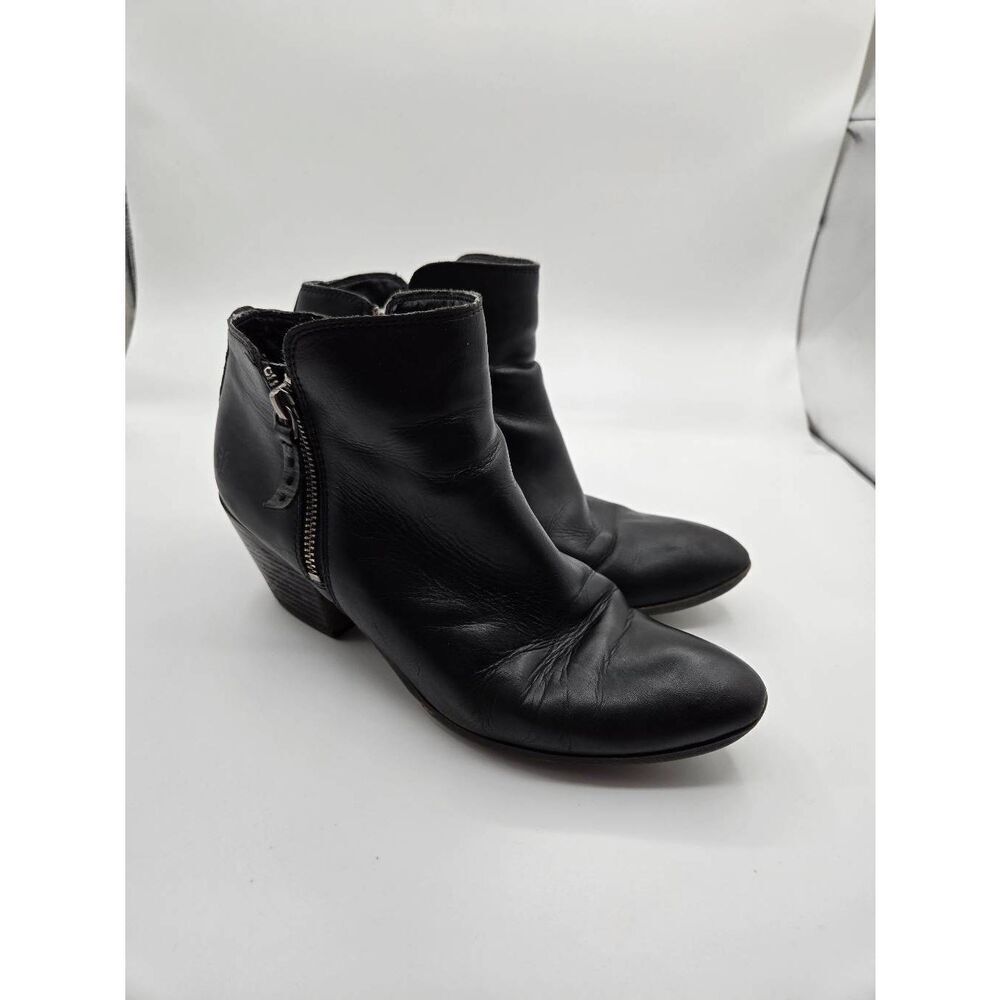 Frye Judith Black Boots Size 8.5 Zip Up Ankle Leather